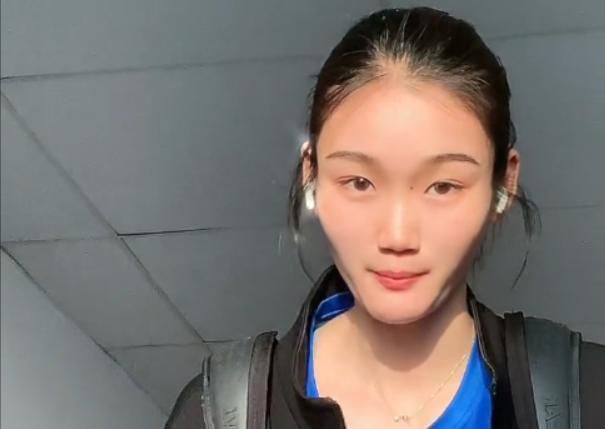美女和男生一起